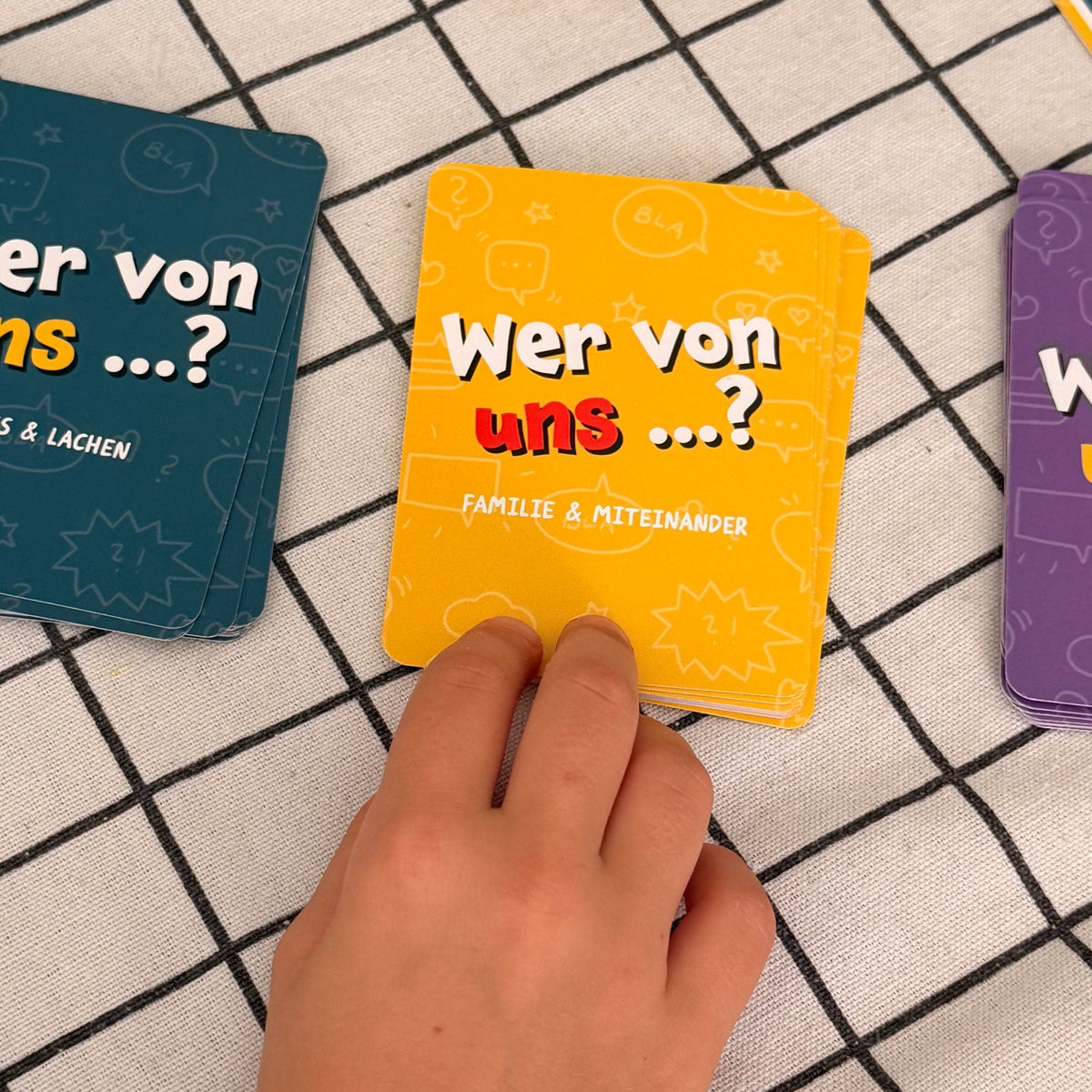 Wer von uns? Kartenspiel für Kinder – gemeinsam Stärken entdecken mit 40 liebevoll illustrierten Karten Kategorien Familie & Miteinander, Charakter & Stärken, Abenteuer & Mut, Spaß & Lachen